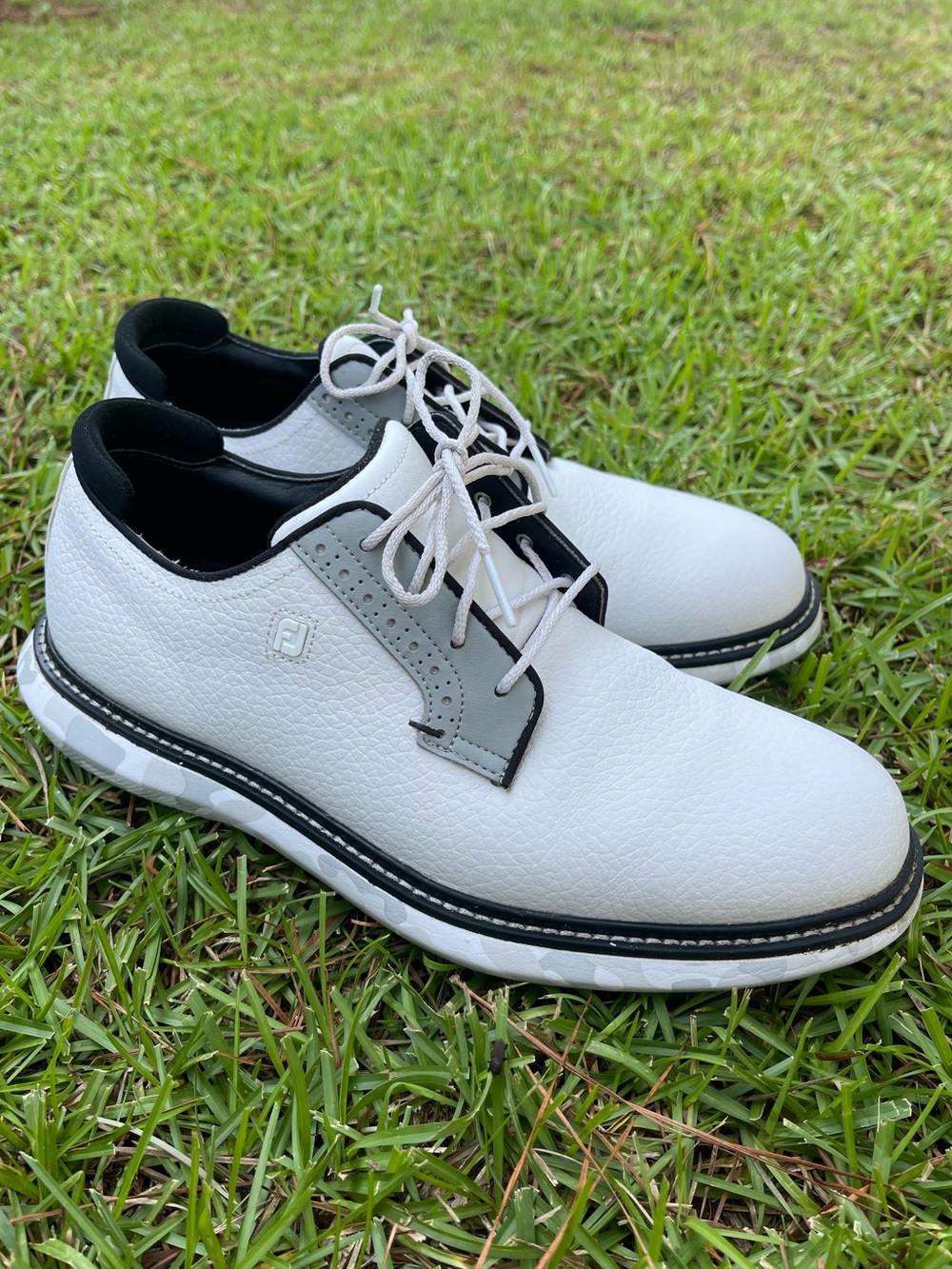 FootJoy FJ Traditions White Gray Spiked Golf Shoes  Men’s Size 8